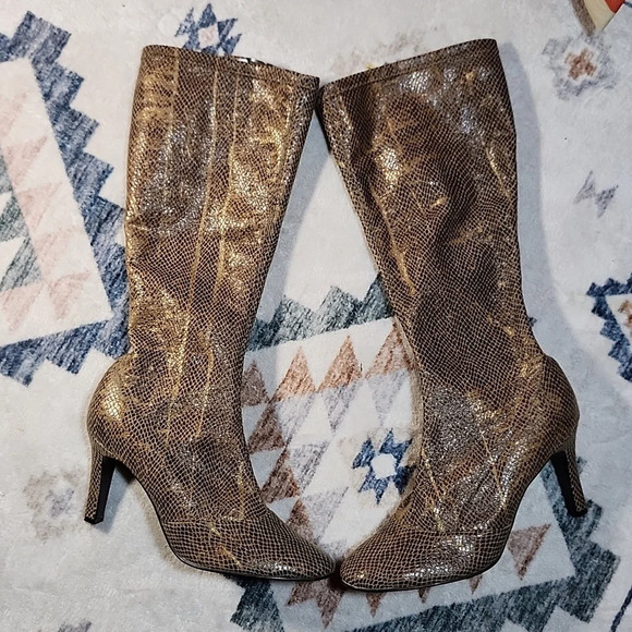 Colin Stuart Snake Print Knee-High Boots – Women’s Size 8.5 Heeled Zip Up - Picture 3 of 7